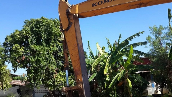 ขายรถ แม็คโคKOMATSU PC200-3 คอนโทรลน้ำมัน เครื่องดี บูมสวย เอกสารอินวอยซ์ ทำงานเร็ว สภาพพร้อมลงงาน