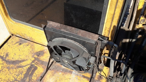 ขายรถ แม็คโคKOMATSU PC200-3 คอนโทรลน้ำมัน เครื่องดี บูมสวย เอกสารอินวอยซ์ ทำงานเร็ว สภาพพร้อมลงงาน