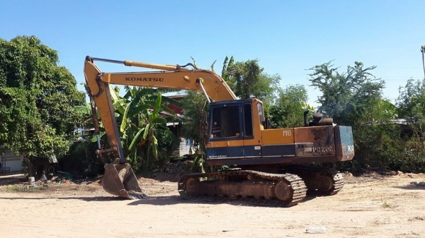 ขายรถ แม็คโคKOMATSU PC200-3 คอนโทรลน้ำมัน เครื่องดี บูมสวย เอกสารอินวอยซ์ ทำงานเร็ว สภาพพร้อมลงงาน