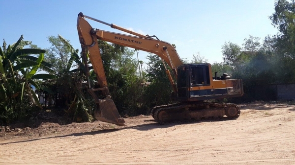 ขายรถ แม็คโคKOMATSU PC200-3 คอนโทรลน้ำมัน เครื่องดี บูมสวย เอกสารอินวอยซ์ ทำงานเร็ว สภาพพร้อมลงงาน