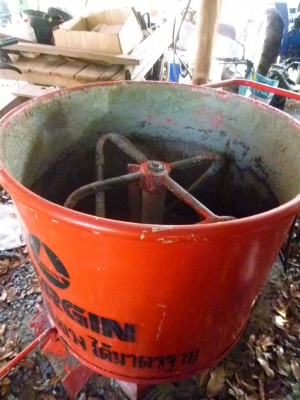โม่ปูนฉาบ ผสมปูน ผสมปุ๋ย ขนาด 2 ถุงมือสอง พร้อมมอเตอร์ 3 แรง สภาพ 95 \% โม่ปูนฉาบ ผสมปูน ผสมปุ๋ย ขนาด 2 ถุงมือสอง พร้อมมอเตอร์ 3 แรง สภาพ 95 \%