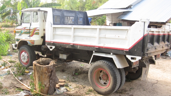 ขายแล้วครับ 155000 ถูกกว่าดั้มพ์อีแต๋น  ดั้มพ์หกล้อคัซซี หัวยาว เปลี่ยนหัวไม่มีเล่มพร้อมใช้รับประกันไม่ผิดหวัง