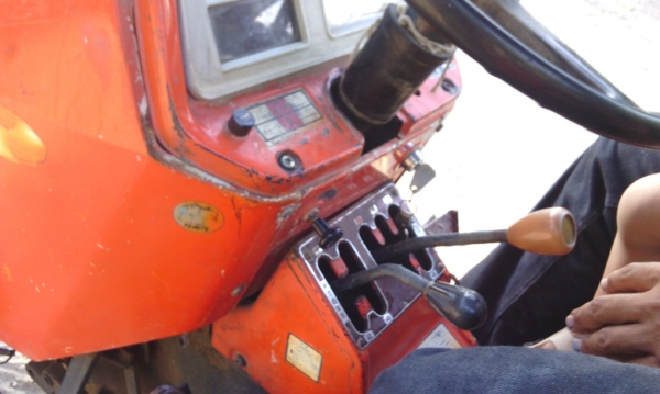 ขายรถไถคูโบต้า 20 แรง หาง 5 พร้อมใช้ ต่อรองได้