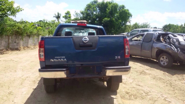 นิสสันนาวาล่า สีน้ำเงิน ปี07 เครื่องYD2500 โอนลอยบุคลหรือเเยกอะไหลได้ทั้งหมดโทรสอบถามได้มีอีกหลายคัน