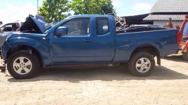 นิสสันนาวาล่า สีน้ำเงิน ปี07 เครื่องYD2500 โอนลอยบุคลหรือเเยกอะไหลได้ทั้งหมดโทรสอบถามได้มีอีกหลายคัน