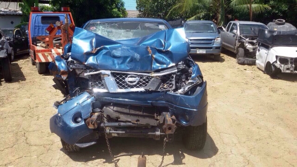 นิสสันนาวาล่า สีน้ำเงิน ปี07 เครื่องYD2500 โอนลอยบุคลหรือเเยกอะไหลได้ทั้งหมดโทรสอบถามได้มีอีกหลายคัน