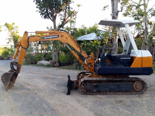 ขายรถแบคโฮ KOMATSU PC20-5 นำเข้าจากญี่ปุ่น ไม่เคยใช้งานในไทย ติดต่อ 086-775-7900 086-324-1992