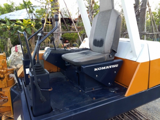 ขายรถแบคโฮ KOMATSU PC20-5 นำเข้าจากญี่ปุ่น ไม่เคยใช้งานในไทย ติดต่อ 086-775-7900 086-324-1992