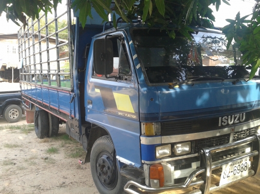 ขายรถ isuzu NPR115 รถห้างแท้ยาว 5 เมตร