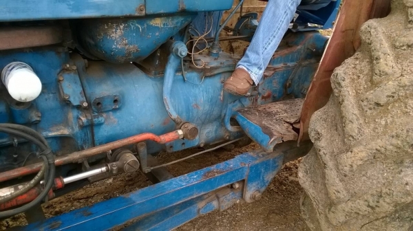 ขายรถไถ FORD 5000 สภาพสวยเดิมแห้งทั้งคัน เอกสารใบอินวอยซ์ อุปกรณ์มีผานดันหน้า และผาน 3 ขายรถไถ FORD 5000 สภาพสวยเดิมแห้งทั้งคัน เอกสารใบอินวอยซ์ อุปกรณ์มีผานดันหน้า และผาน 3