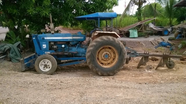 ขายรถไถ FORD 5000 สภาพสวยเดิมแห้งทั้งคัน เอกสารใบอินวอยซ์ อุปกรณ์มีผานดันหน้า และผาน 3 ขายรถไถ FORD 5000 สภาพสวยเดิมแห้งทั้งคัน เอกสารใบอินวอยซ์ อุปกรณ์มีผานดันหน้า และผาน 3