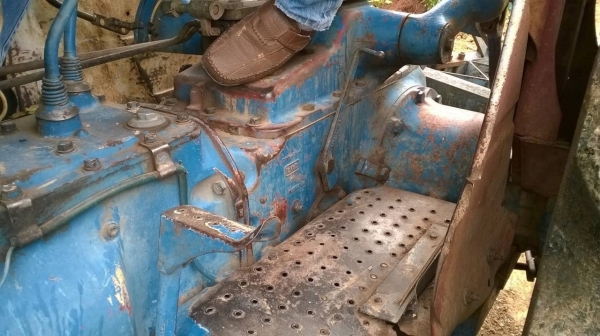 ขายรถไถ FORD 5000 สภาพสวยเดิมแห้งทั้งคัน เอกสารใบอินวอยซ์ อุปกรณ์มีผานดันหน้า และผาน 3 ขายรถไถ FORD 5000 สภาพสวยเดิมแห้งทั้งคัน เอกสารใบอินวอยซ์ อุปกรณ์มีผานดันหน้า และผาน 3