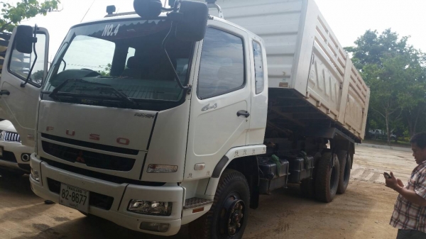 ขายรถสิบล้อหลงยูโร3ดั้มสามมิตรเครือง240แรงปี55รถวิ่ง ได้4357 ขายรถสิบล้อหลงยูโร3ดั้มสามมิตรเครือง240แรงปี55รถวิ่ง ได้4357