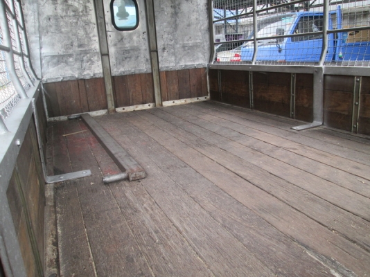 ขาย Isuzu NKR 4ล้อไม่ติดเวลา หลังคาตาข่าย  ปี10.