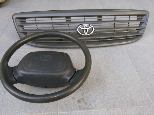 ขายพวงมาลัยและหน้ากระจังของ Hiace หัวจรวดรุ่นไฟตาเพชรราคาถูก ๆ