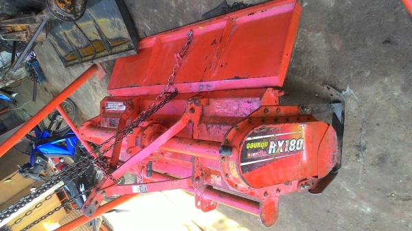 โรตาช้าง1.80สวยมากสภาพ80\%ใบใหม่โซ่ใหม่ฝาหลังใหม่ฝาด้านบนยังไม่เคยทำสีลูกปืนและซีลเปลียนใหม่ไม่ต้องซ่อมอะไรอีกแล้วพร้อยเพลาปั้น