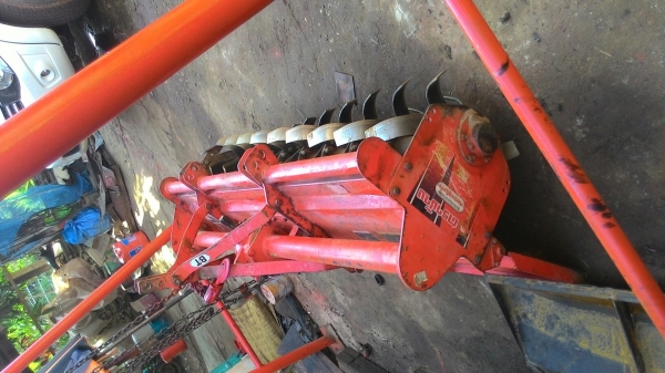 โรตาช้าง1.80สวยมากสภาพ80\%ใบใหม่โซ่ใหม่ฝาหลังใหม่ฝาด้านบนยังไม่เคยทำสีลูกปืนและซีลเปลียนใหม่ไม่ต้องซ่อมอะไรอีกแล้วพร้อยเพลาปั้น