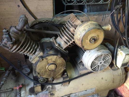 ขายปั้มลม ยี่ห้อ TOSHIBA TOSCON พร้อมมอเตอร์5แรง