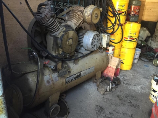 ขายปั้มลม ยี่ห้อ TOSHIBA TOSCON พร้อมมอเตอร์5แรง