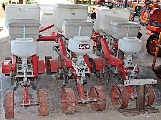 เครื่องหยอดเมล็ด