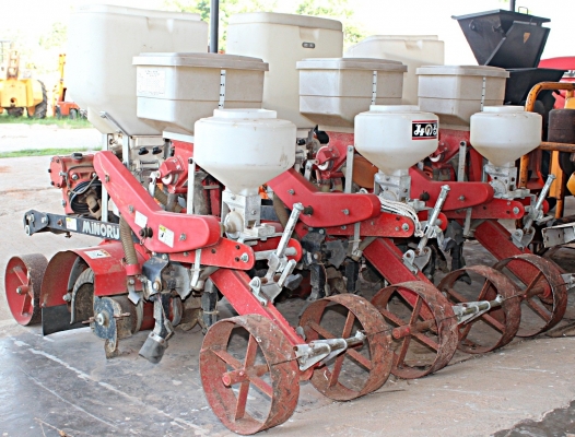 เครื่องหยอดเมล็ด