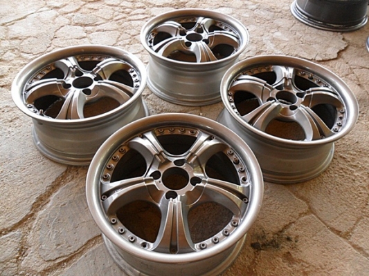 แม็กซิ่ง ญี่ปุ่นแท้ ขอบ15- 4รู100 สีเทากัล (4วง3,800บ.)