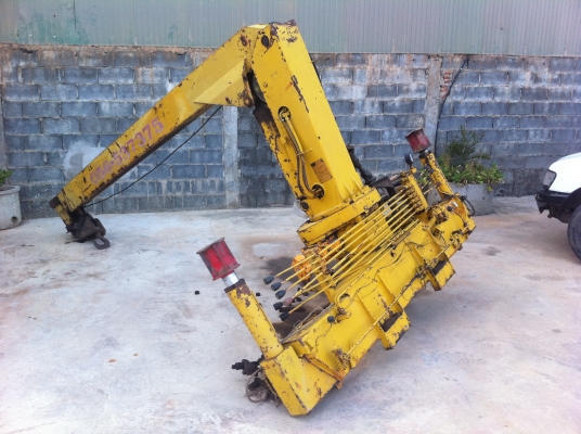 เทรน TADANO 3 ตัน 2 ชัก 3 ท่อน อุปกรณ์ครบ พร้อมใช้งาน