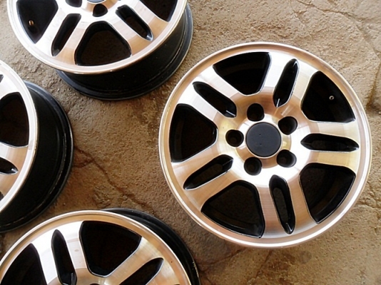 แม็กแท้ ขอบ15- 5รู114 สีสวย (4วง3,600บ.) แม็กแท้ ขอบ15- 5รู114 สีสวย (4วง3,600บ.)