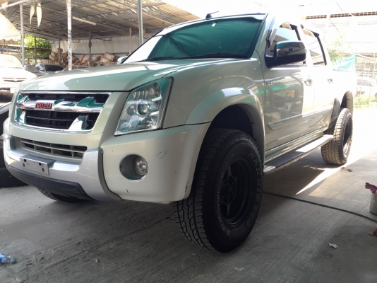 ขายIsuzu Dmax Hilender กล้องหลัง ยกสูง 4ประตูสภาพสวย สนใจโทร 0968858213โก้