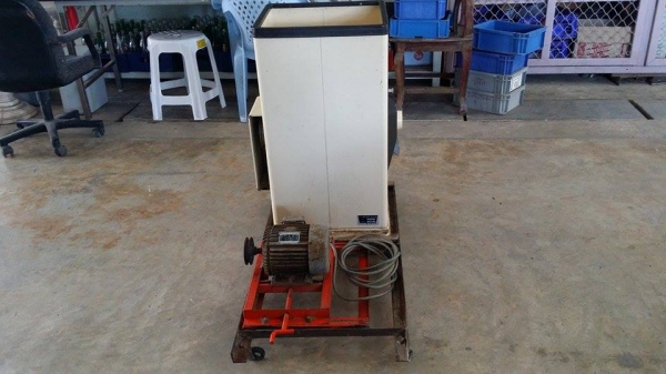 เครื่องขัดข้าวขาวเก่าญี่ปุ่น RH150 สภาพดี  สามารถใช้ขัดสีข้าวกล้องให้เป็นข้าวขาว ขนาดกระทัดรัด