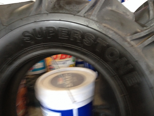 ขายด่วน ยางใหม่ จำนวน1คู่