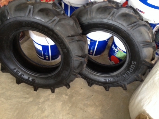 ขายด่วน ยางใหม่ จำนวน1คู่