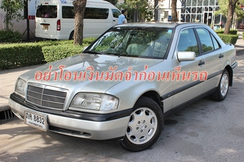 มือเดียวตั้งแต่ป้ายแดง รถสวยจัด ไม่เคยติดแก๊ส Benz C 180 Classic