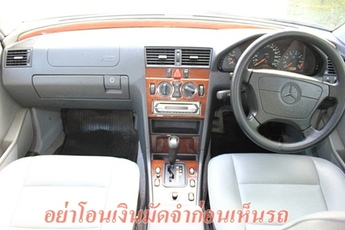 มือเดียวตั้งแต่ป้ายแดง รถสวยจัด ไม่เคยติดแก๊ส Benz C 180 Classic