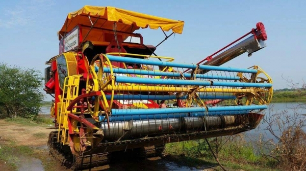 ขายดาวน์7.5แสน รถเกี่ยวข้าวเกษตรพัฒนา รุ่นปลดหนี้ อุ้ม2.5ตัน เครื่อง210เทอร์โบ ส่ง16 งวด งวดละ1.4 แสน ส่งแล้ว 2 งวด เหลือ14 งวด สภาพพร้อมใช้งาน สนใจโทร 090-8588220คุณนะ 093-3258446คุณบิว ID:narong498 หรือเข้าดูสินค้าอื่นๆได้ที่ www.truck.in.th/498 หรือเพจ ขายดาวน์7.5แสน รถเกี่ยวข้าวเกษตรพัฒนา รุ่นปลดหนี้ อุ้ม2.5ตัน เครื่อง210เทอร์โบ ส่ง16 งวด งวดละ1.4 แสน ส่งแล้ว 2 งวด เหลือ14 งวด สภาพพร้อมใช้งาน สนใจโทร 090-8588220คุณนะ 093-3258446คุณบิว ID:narong498 หรือเข้าดูสินค้าอื่นๆได้ที่ www.truck.in.th/498 หรือเพจ