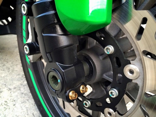 BENELLI TNT 300 ปี2015 วิ่งน้อย4000โล รถใหม่ไม่ถึง2เดือนมาพร้อมของเเต่ง BENELLI TNT 300 ปี2015 วิ่งน้อย4000โล รถใหม่ไม่ถึง2เดือนมาพร้อมของเเต่ง