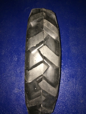 จำหน่ายยางหล่อดอกราคาถูก รับหล่อดอกยางทุกขนาด รับรองคุณภาพ จำหน่ายยางหล่อดอกราคาถูก รับหล่อดอกยางทุกขนาด รับรองคุณภาพ