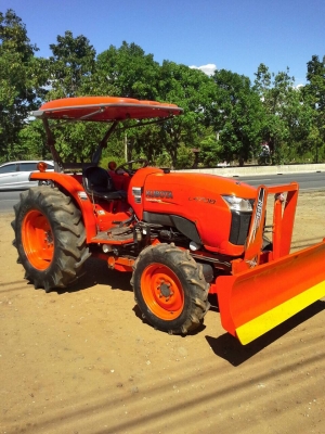ขายคูโบต้าL4708พร้อมดันหน้าสภาพเดิมๆไม่มีรอยแกะนะคับราคาเบาๆ395000