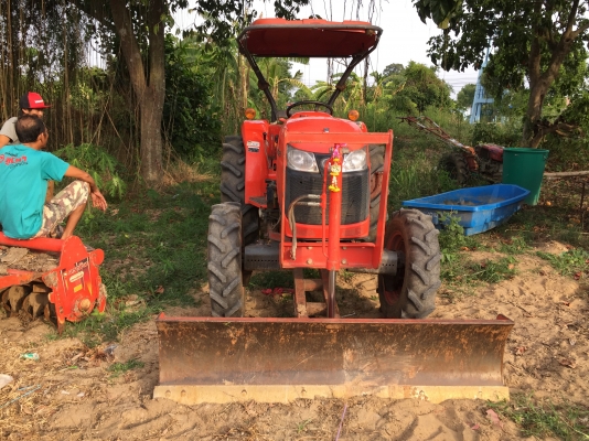 ขายคูโบต้าL4708พร้อมดันหน้าสภาพเดิมๆไม่มีรอยแกะนะคับราคาเบาๆ395000