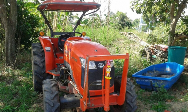 ขายคูโบต้าL4708พร้อมดันหน้าสภาพเดิมๆไม่มีรอยแกะนะคับราคาเบาๆ395000