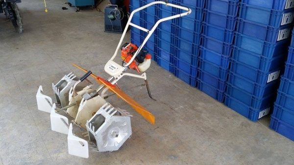 เครื่องกำจัดวัชพืชในร่องข้าว 3 แถว KIORITZ -PC315 เก่าญี่ปุ่น สภาพสวย