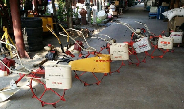 เครื่องแหวกร่องกล้าในนาเดินตาม เก่าญี่ปุน สภาพดี เครื่องพร้อมทำงาน เครื่องยนต์ติดง่าย