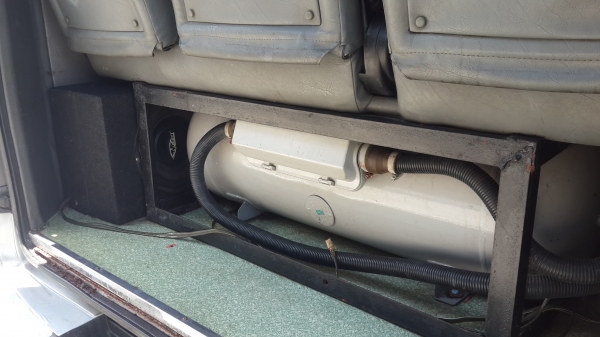 นิสสัน เออแวน ปี 2004 Auto LPG มือแรกป้ายแดง (ด่วน 159,000)