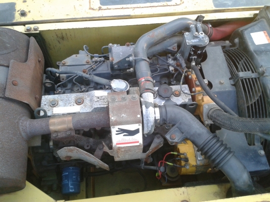 ต้องการขายรถขุดยี่ห้อ komatsu-pc200-6 รถนอกนำเข้าจากญี่ปุ่น