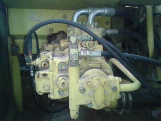 ต้องการขายรถขุดยี่ห้อ komatsu-pc200-6 รถนอกนำเข้าจากญี่ปุ่น