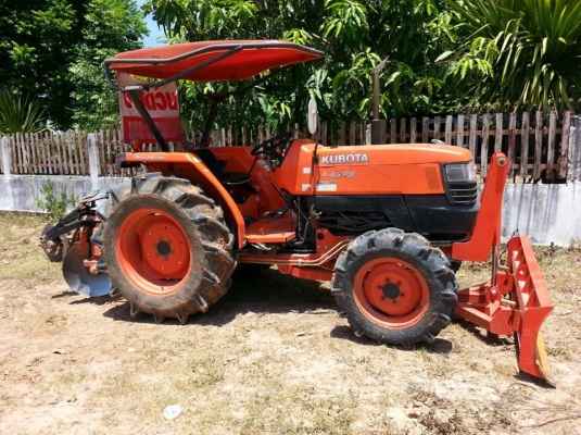 ขายรถไถ KUBOTA L4508 ทำงาน1,710ชม. อุปกรณ์ดันหน้า-ผานหลัง สภาพสวยพร้อมใช้งาน สนใจโทร 090-8588220คุณนะ 093-3258446คุณบิว ID:narong498 หรือเข้าดูสินค้าอื่นๆได้ที่ www.truck.in.th/498 หรือเพจFacebook ณรงค์ ซื้อขายรถมือสอง (เว็บไซต์ส่วนตัว) หรือFacebook ตลาดร
