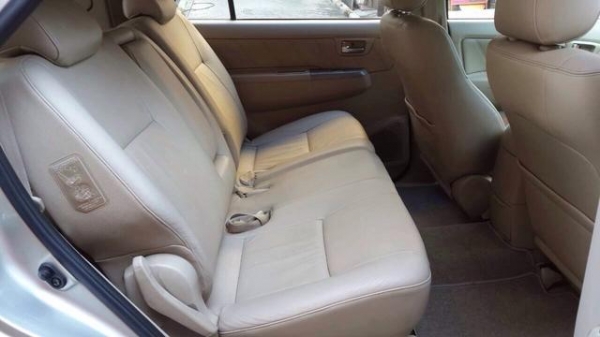 TOYOTA FOURTUNER2.7V ปี05 ราคาไม่แพง