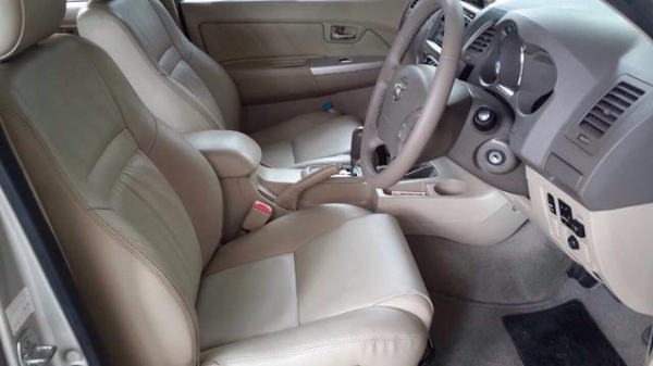 TOYOTA FOURTUNER2.7V ปี05 ราคาไม่แพง