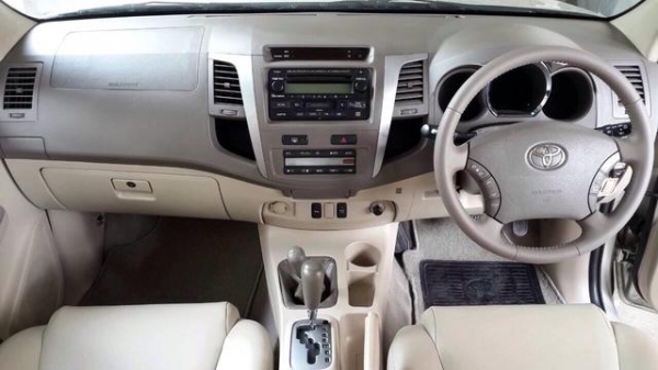 TOYOTA FOURTUNER2.7V ปี05 ราคาไม่แพง