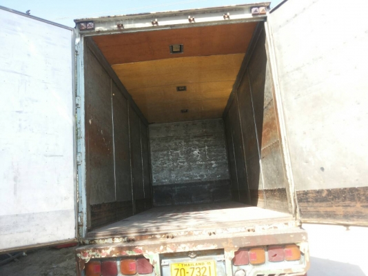 รถบรรทุก ตู้ 10 บาน HINO KM779 ปี 36 เครื่อง 117 แรง ราคา 330,000 บ.